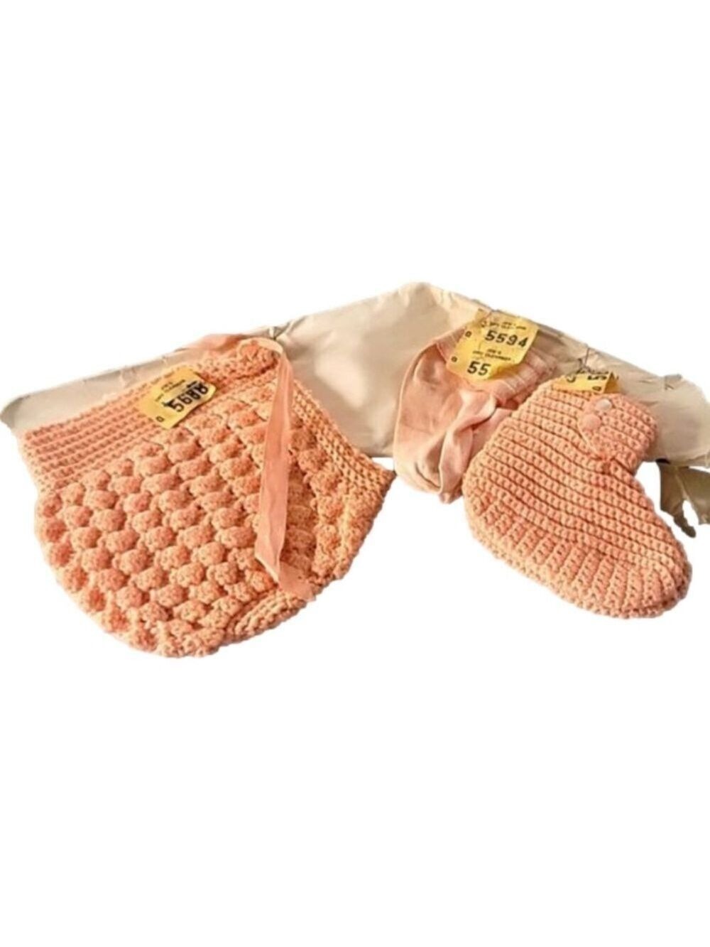 Handmade crochet little girls 1940 vintage pink hat, booties and socks